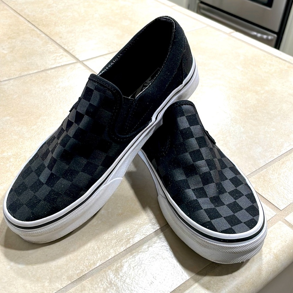 Woman’s size 6.5 checkered black vans worn only one or two times